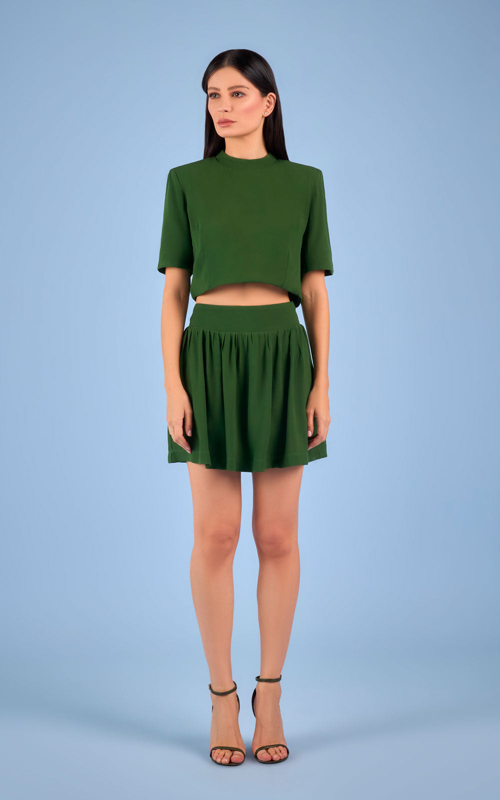 SEMI CROPPED CONSTANCE